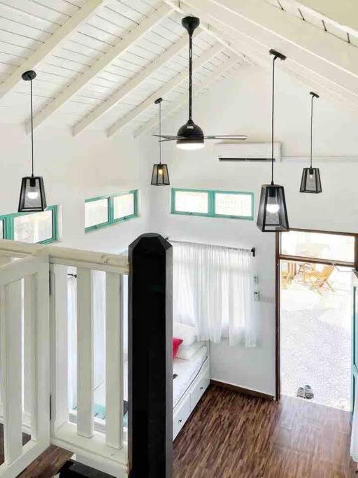הוילה Kampong Nail Sea Kecil Tiny House Near Jetty Of Kuala Besut מראה חיצוני תמונה