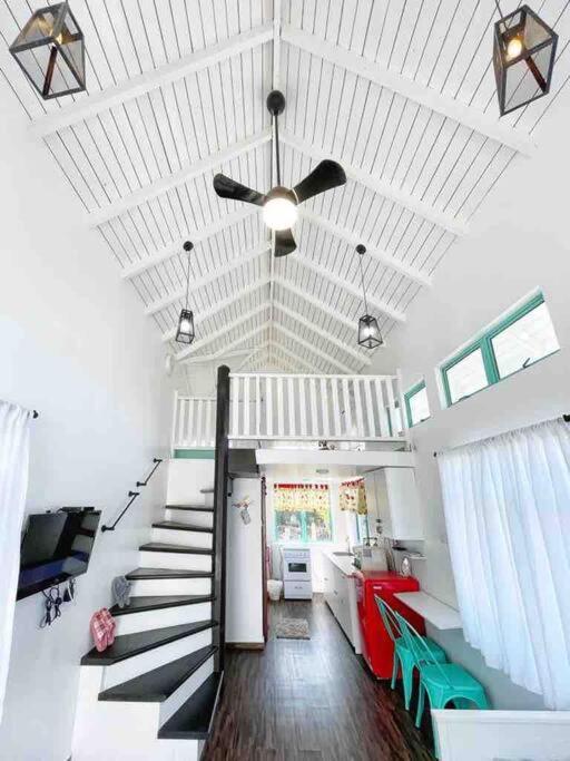 הוילה Kampong Nail Sea Kecil Tiny House Near Jetty Of Kuala Besut מראה חיצוני תמונה